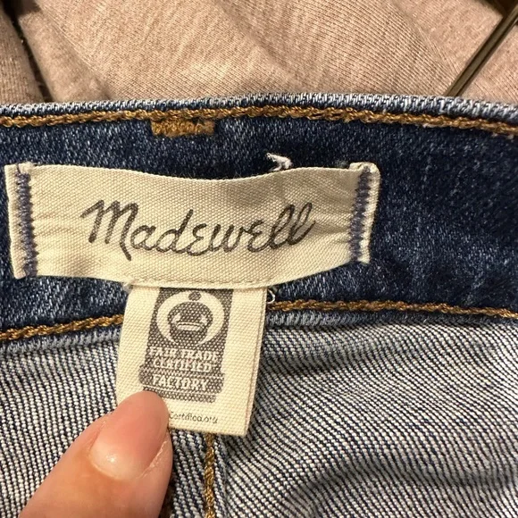 Madewell mid-rise kick out jeans - Picture 3 of 5